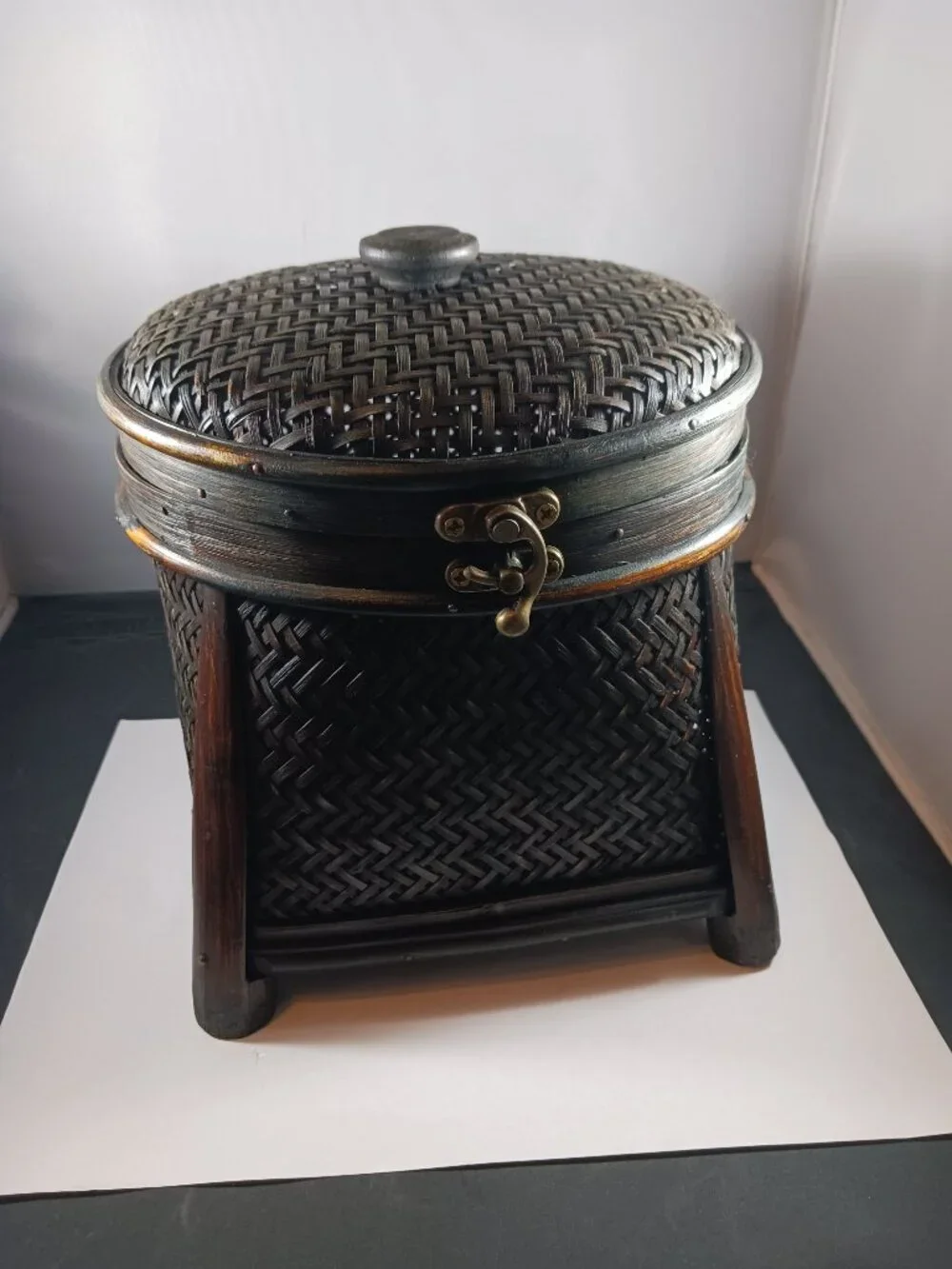 Vintage Straw Woven Container With Metal Clasp